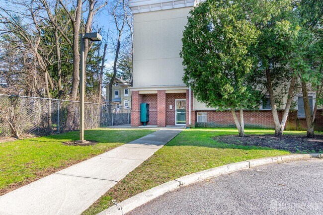 Foto del edificio - 160 Durham Ave