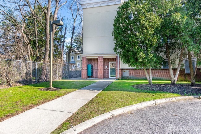 Building Photo - 160 Durham Ave