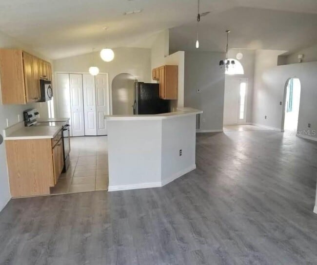 Building Photo - 2113 Aitkin Loop