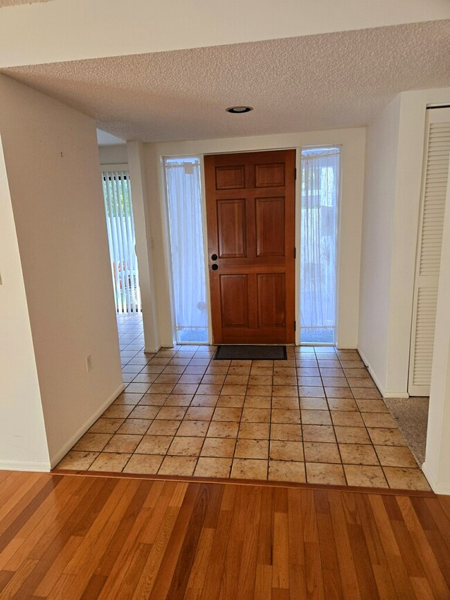 Foto del edificio - 4959 Cross Creek Rd