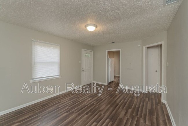 Building Photo - 821 Forsythe St