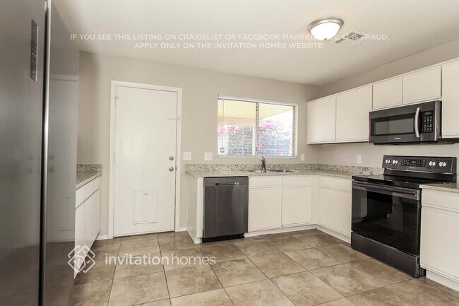 Foto del edificio - 15937 W Elm St