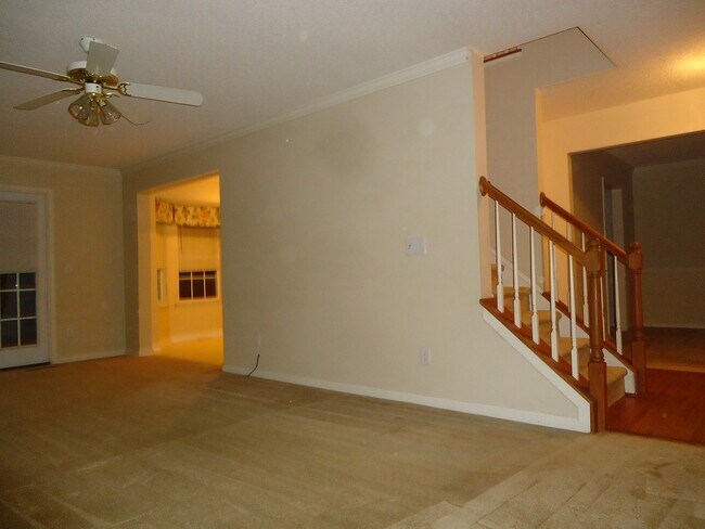 Foto del edificio - 2203 Oak Stream Ln