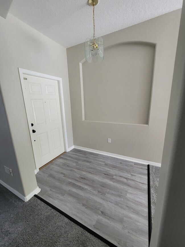 Building Photo - 13276 Bainbridge Way