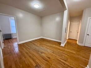 Building Photo - 546 Bergen Ave