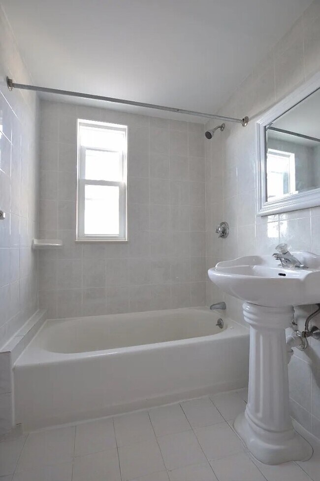 Foto del edificio - 23 Weitz St