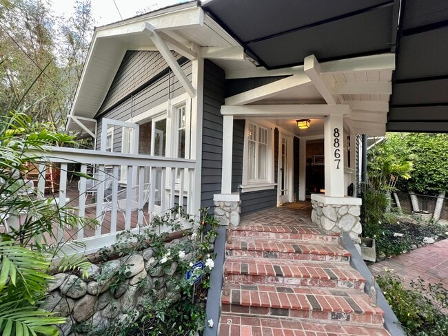 Entry - 8867 Cynthia St