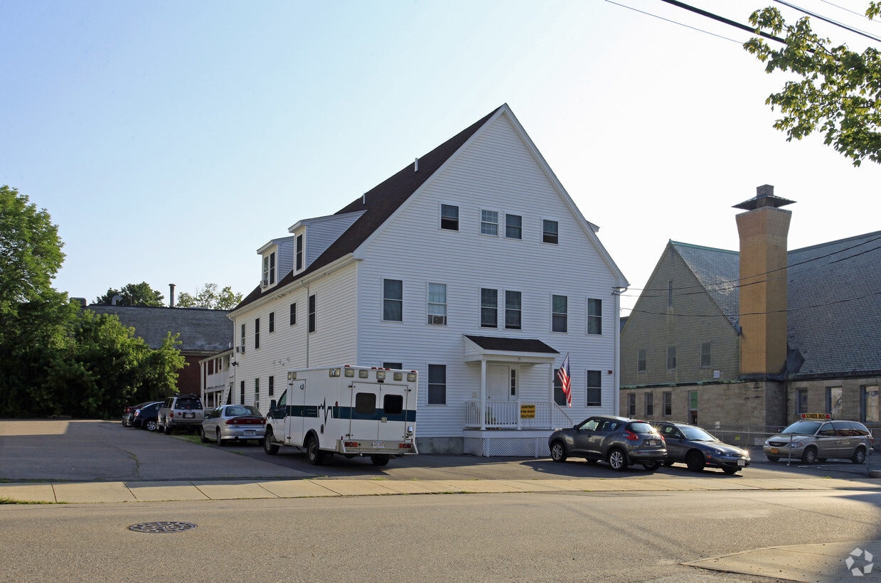 31 Pine St, Milford, MA 01757 Apartments in Milford, MA