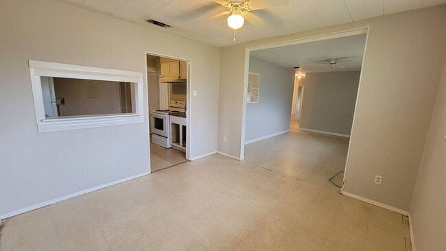 Foto del edificio - 3406 Black Lake Cir