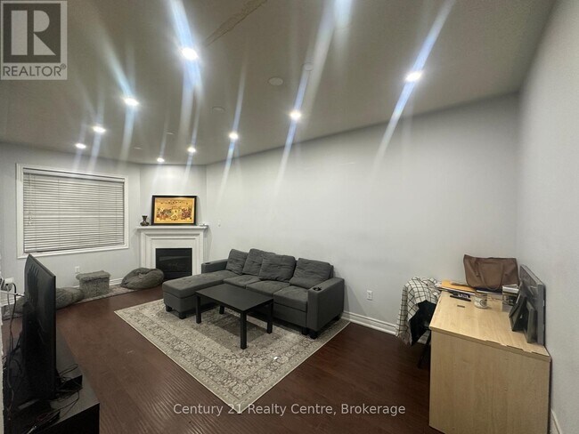 Photo du bâtiment - 3 Almond St