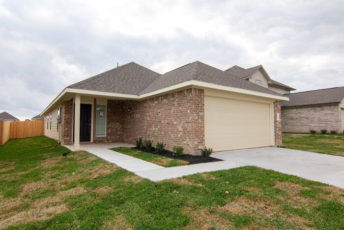Primary Photo - Hunter's Creek - 203 Blue Crane St. Huntsv...