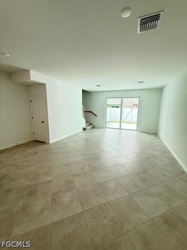Foto del edificio - 14804 Bluewater Rd