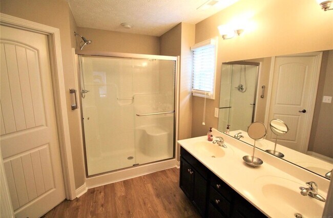 Foto del edificio - Ranch Style House...3 Bedroom 2 Bath