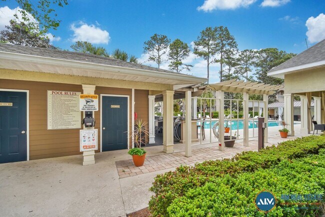 Foto del edificio - Stylish Condo in Gated Summer House Community | Hilton Head Island – Available Now!