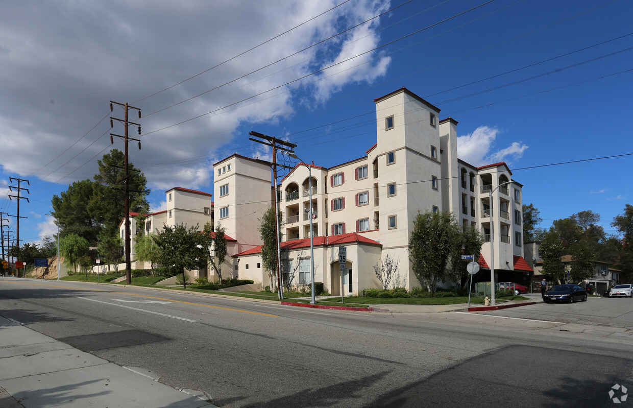 Primary Photo - Rockview Senior Apartments