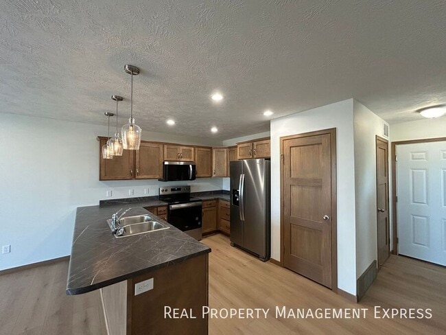 Foto del edificio - 3400 Heather Ave