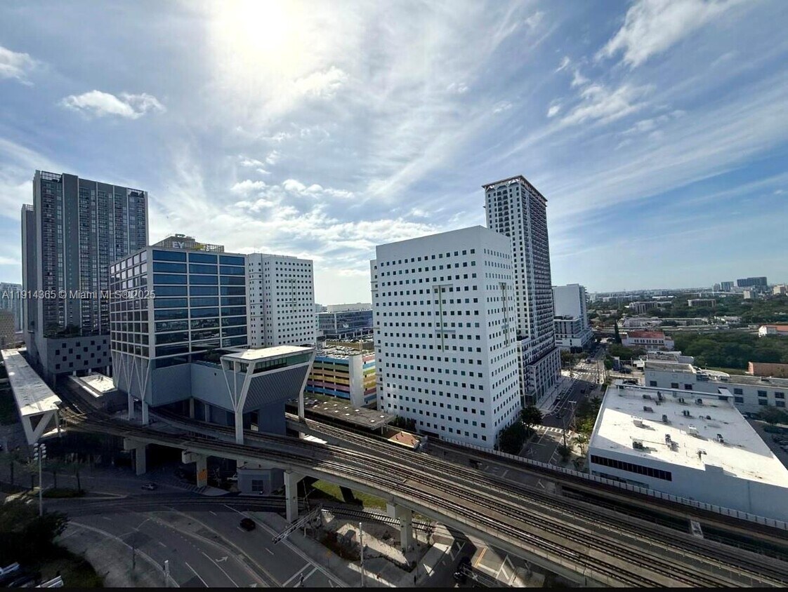 Foto principal - 850 N Miami Ave