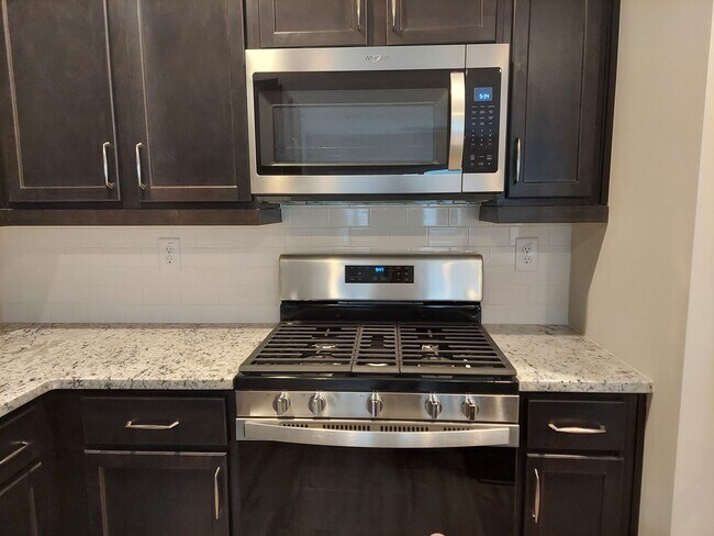 Building Photo - Recently constructed townhome for rent in ...