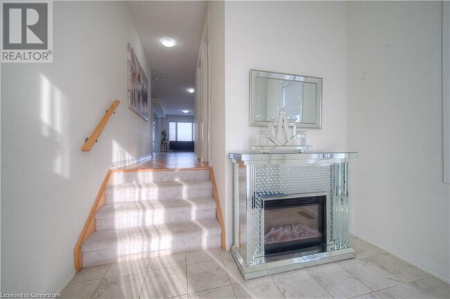 Building Photo - 67 Crossmore Cres