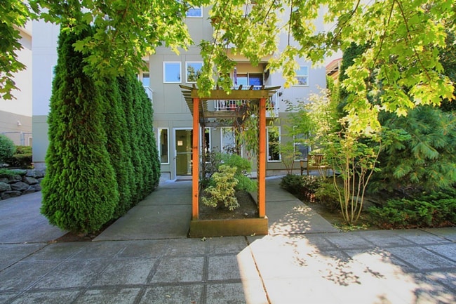 Building Photo - Recently Updated 1 Bed Condo in Ballard!
