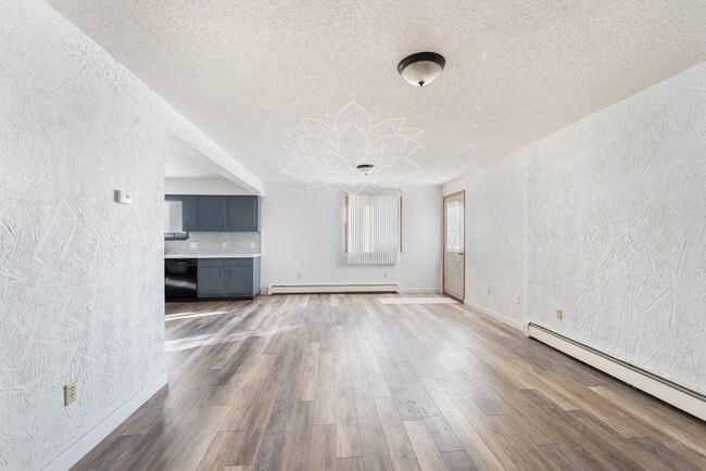 Building Photo - 621 N Rogers Ave