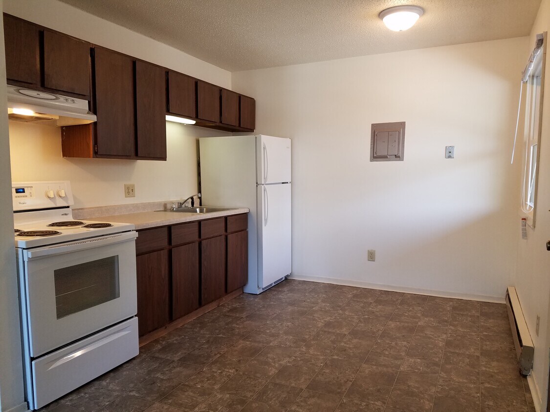 3225 Seymour Rd Unit 4, Eau Claire, WI 54703 Apartments in Eau Claire