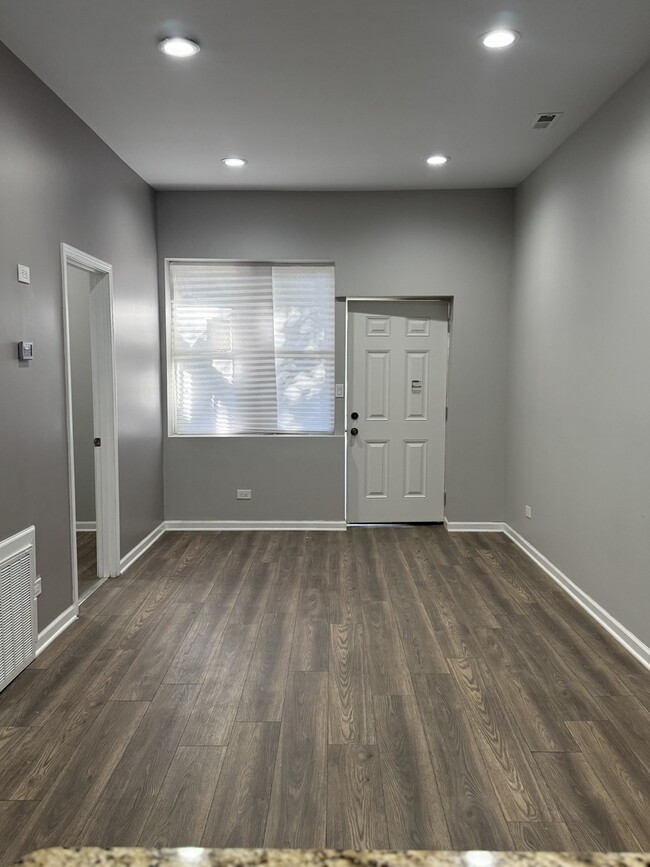 Foto del edificio - 2812 S Trumbull Ave