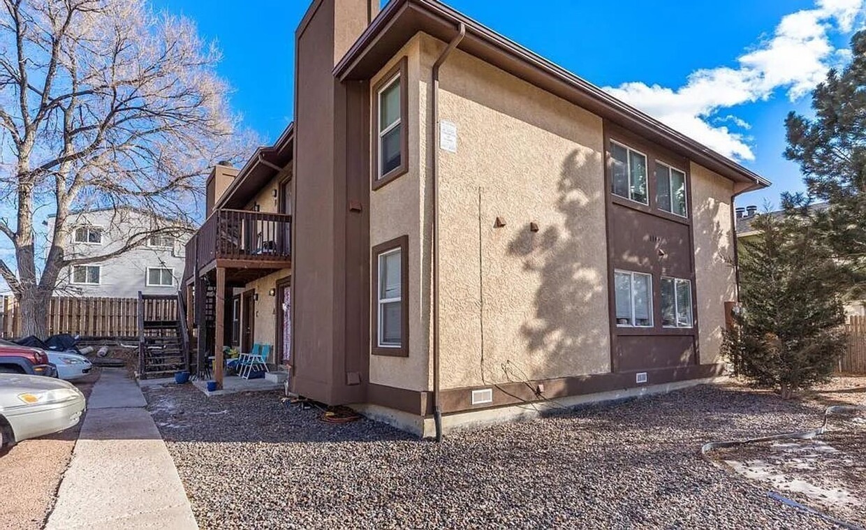 Primary Photo - Newly renovated 2 Bedroom first floor apar...
