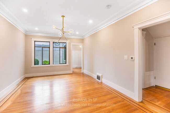 Building Photo - 410 18th Ave