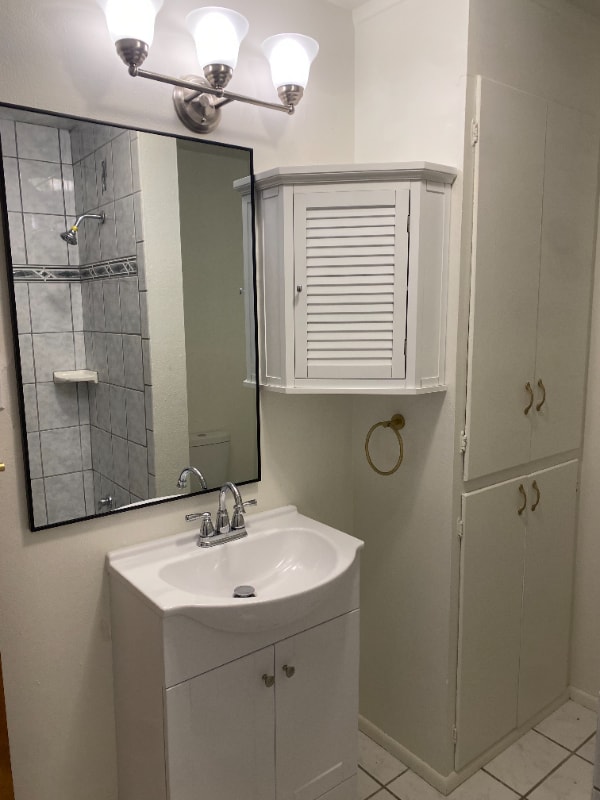 Building Photo - 1710 Alexander Cir