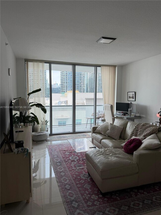 Foto del edificio - 1111 SW 1st Ave