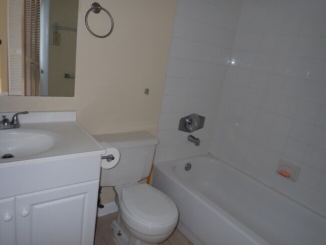 Building Photo - 631 SW 113th Way