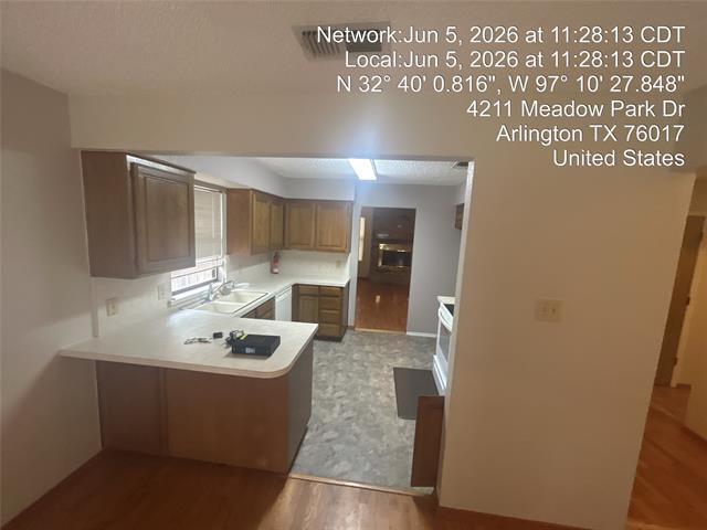 Foto del edificio - 4211 Meadow Park Dr