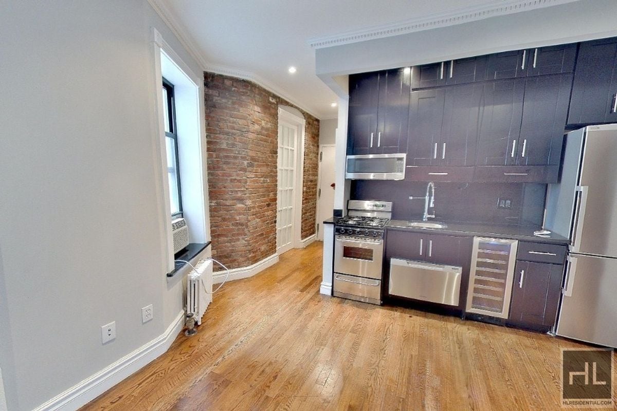 Primary Photo - East 13th Street