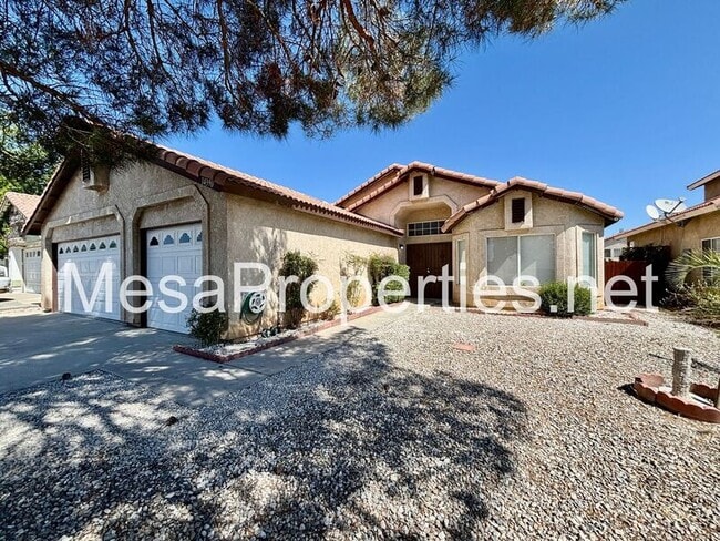 Foto del edificio - 14390 Hillsborough Dr