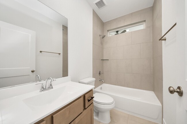 Foto del edificio - 1420 Shaded Rock Dr