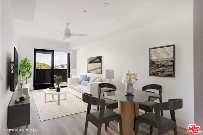 Foto del edificio - 7617 Santa Monica Blvd