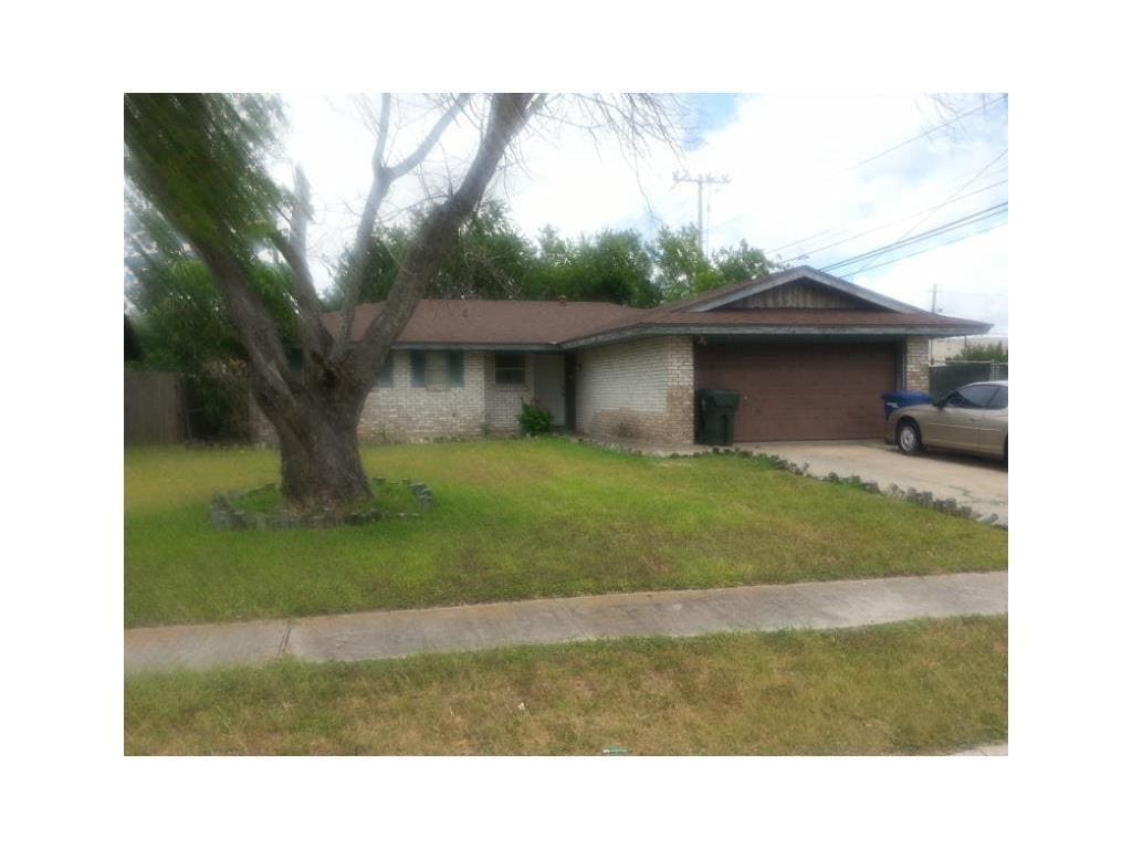 Building Photo - 5601 Tanglewood Dr