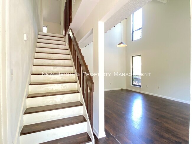 Building Photo - 35 Brighton Cir