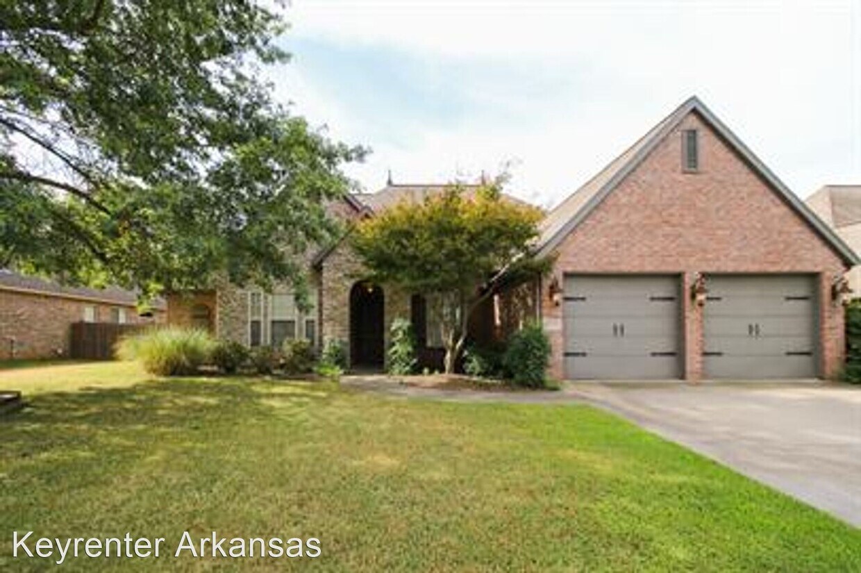 4 br, 2.5 bath House 3500 W Kirkwood St House for Rent in Rogers