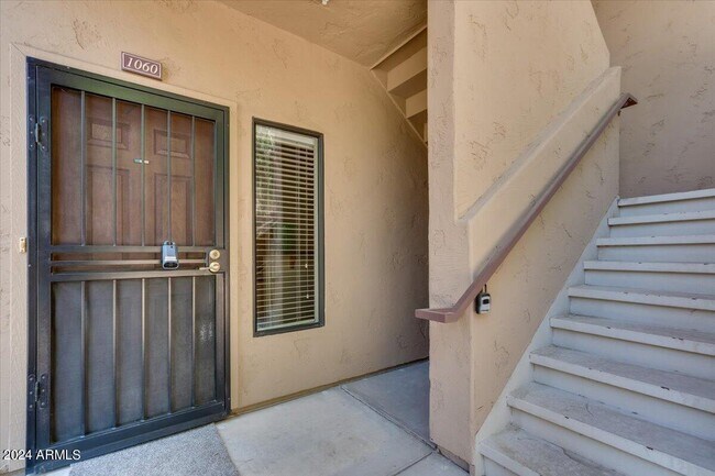 Building Photo - 1351 N Pleasant Dr