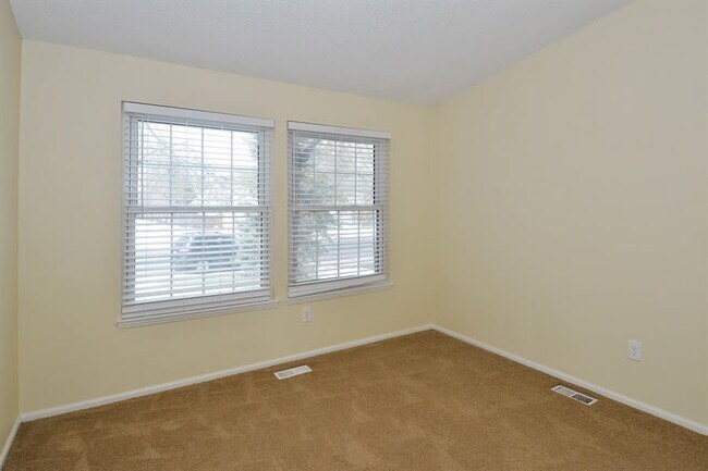 Building Photo - 2720 S Truckee St