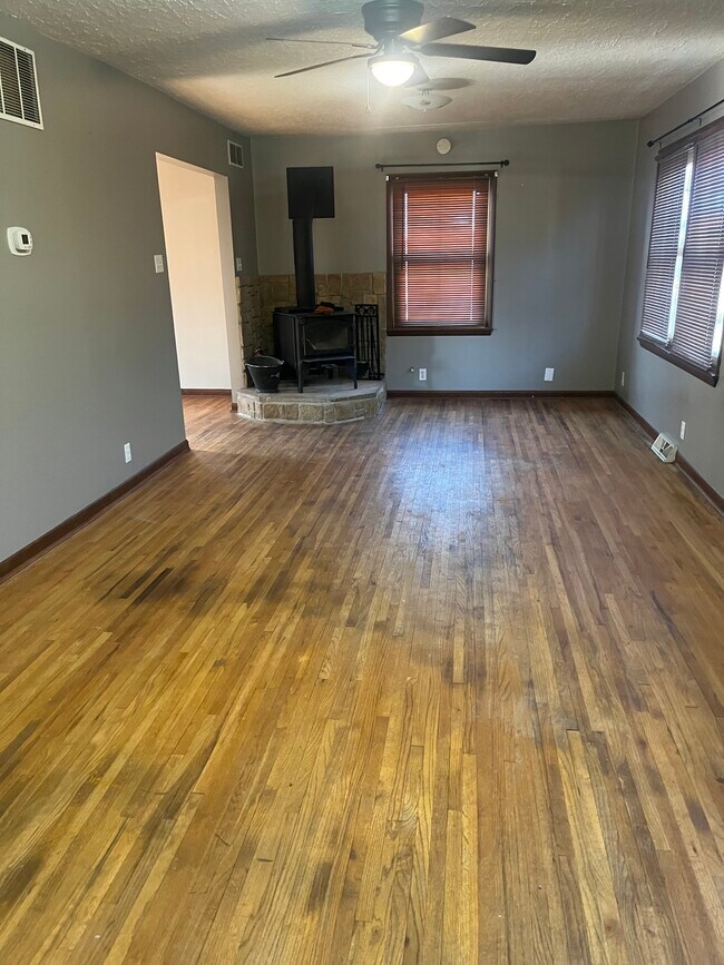 Foto del edificio - 5216 E Magnolia Rd