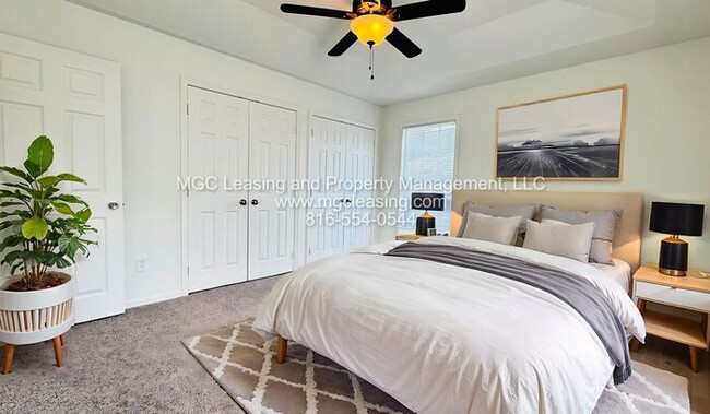 Building Photo - Creekwood Park Townhomes — Spacious 3-Bedroom minutes from downtown