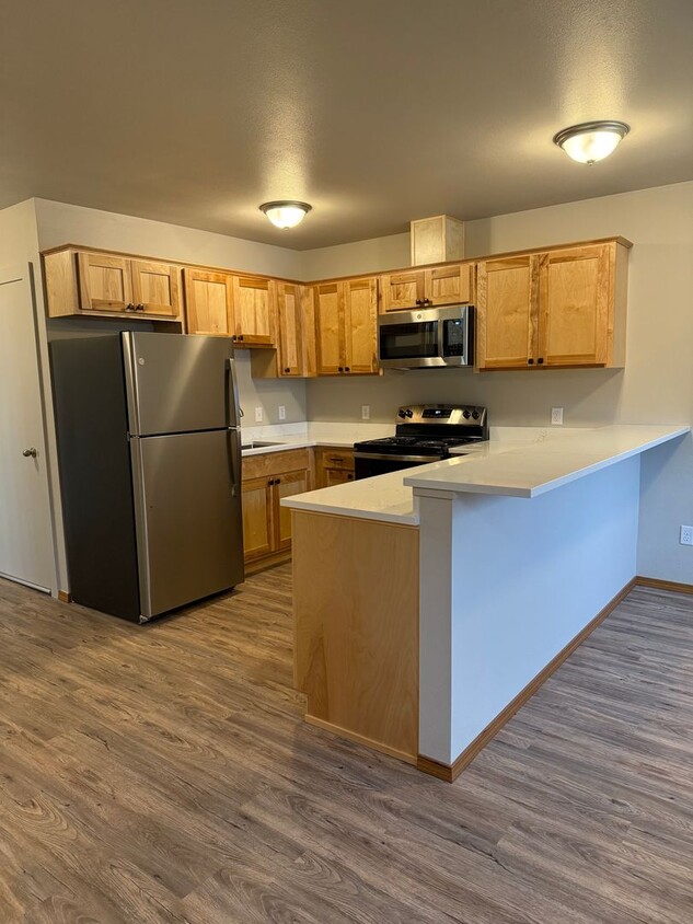 Primary Photo - Fully Remodeled Ground Floor Studio $1,250...