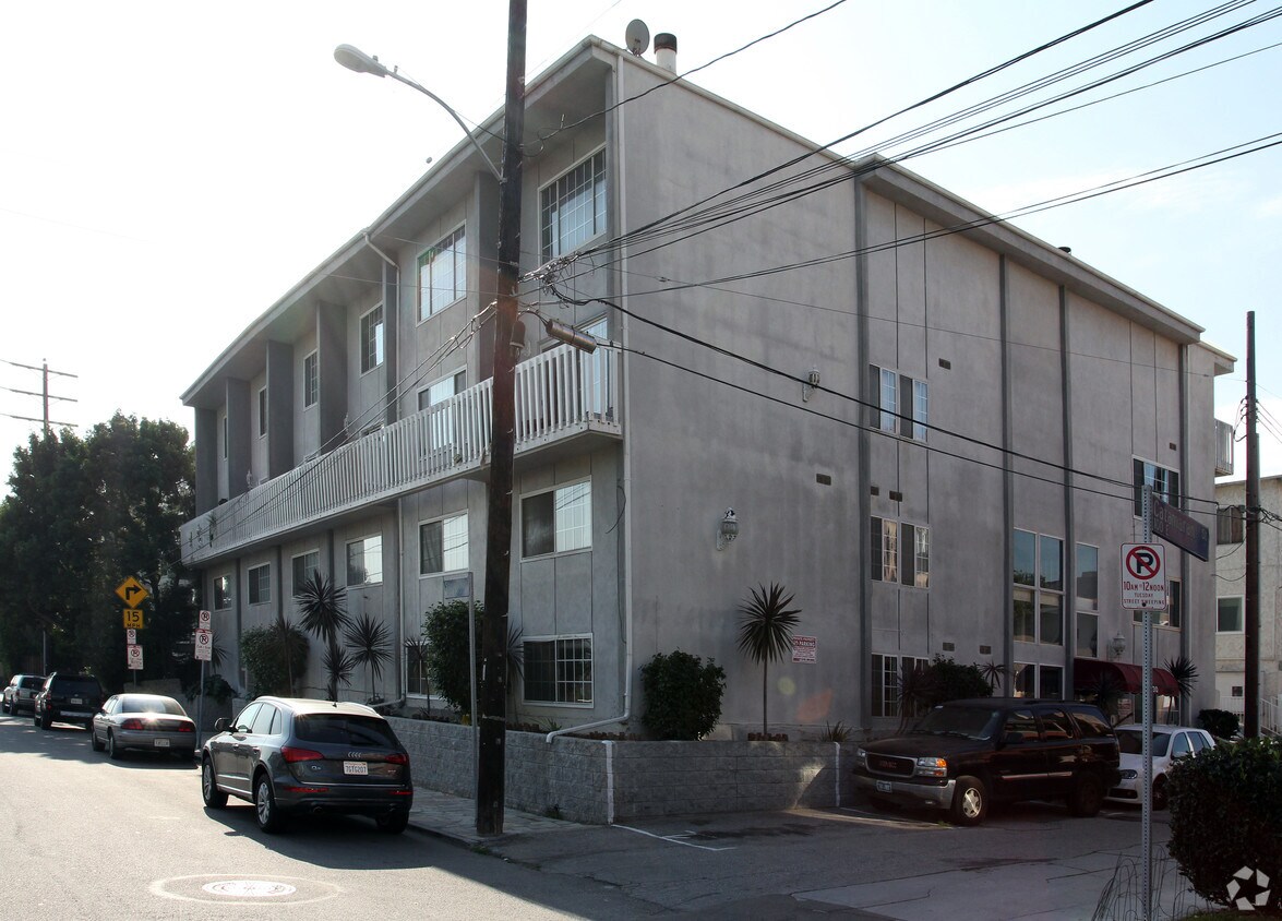 Foto del edificio - 130 Catamaran St