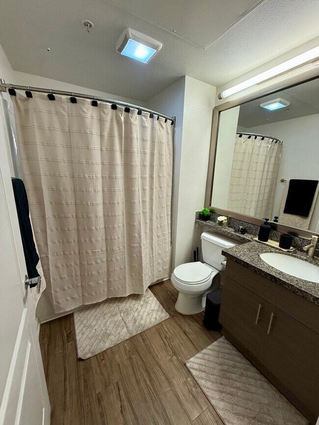Building Photo - 13603 Marina Pointe Dr