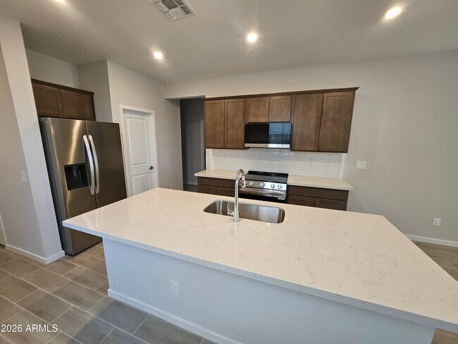 Foto del edificio - 33723 Blackwell Dr