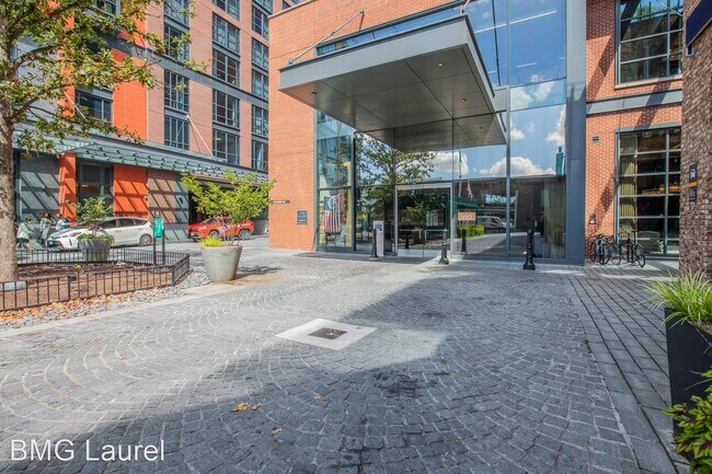 Building Photo - 1 br, 2 bath House - 45 Sutton Sq SW (#303)