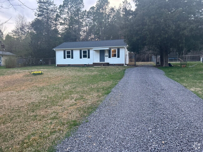 Building Photo - 442 Riverdale Rd